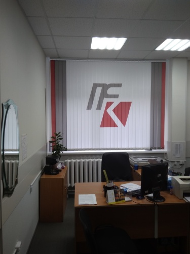 Тканевые жалюзи с логотипом