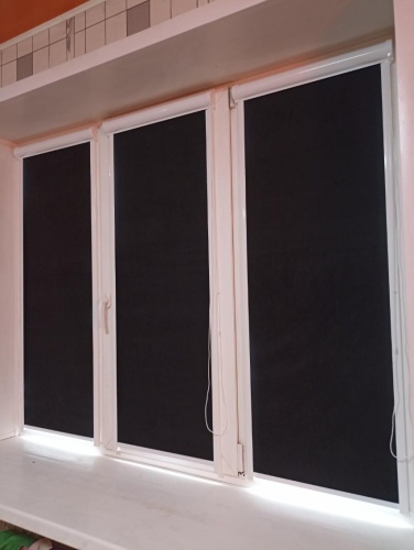 Рольшторы в кассете блэкаут (полное затемнение)