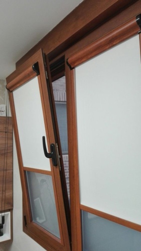 Рольшторы на окна под дерево